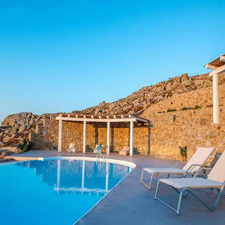 Elegant With View Villa Plintri