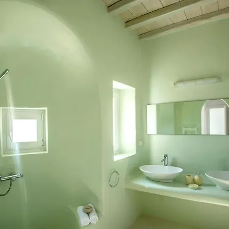 Villa Elegant With View Plintri